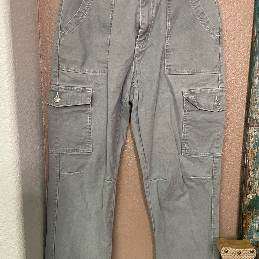 Women’s Olive Cargo Pants